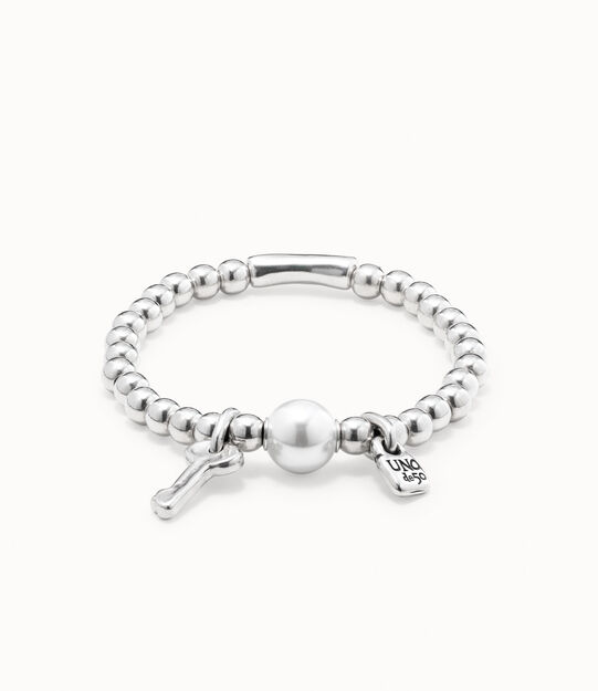 Beaded stretch bracelet with a pearl